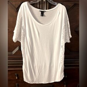 H & M short sleeve jersey top with lace sleeves and side inlay. White, size L